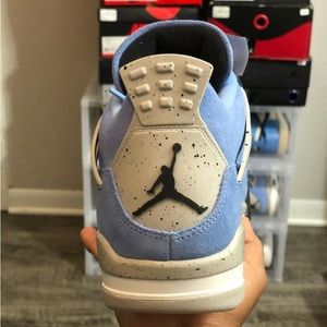 Jordan 4 Retro University Blue 9
